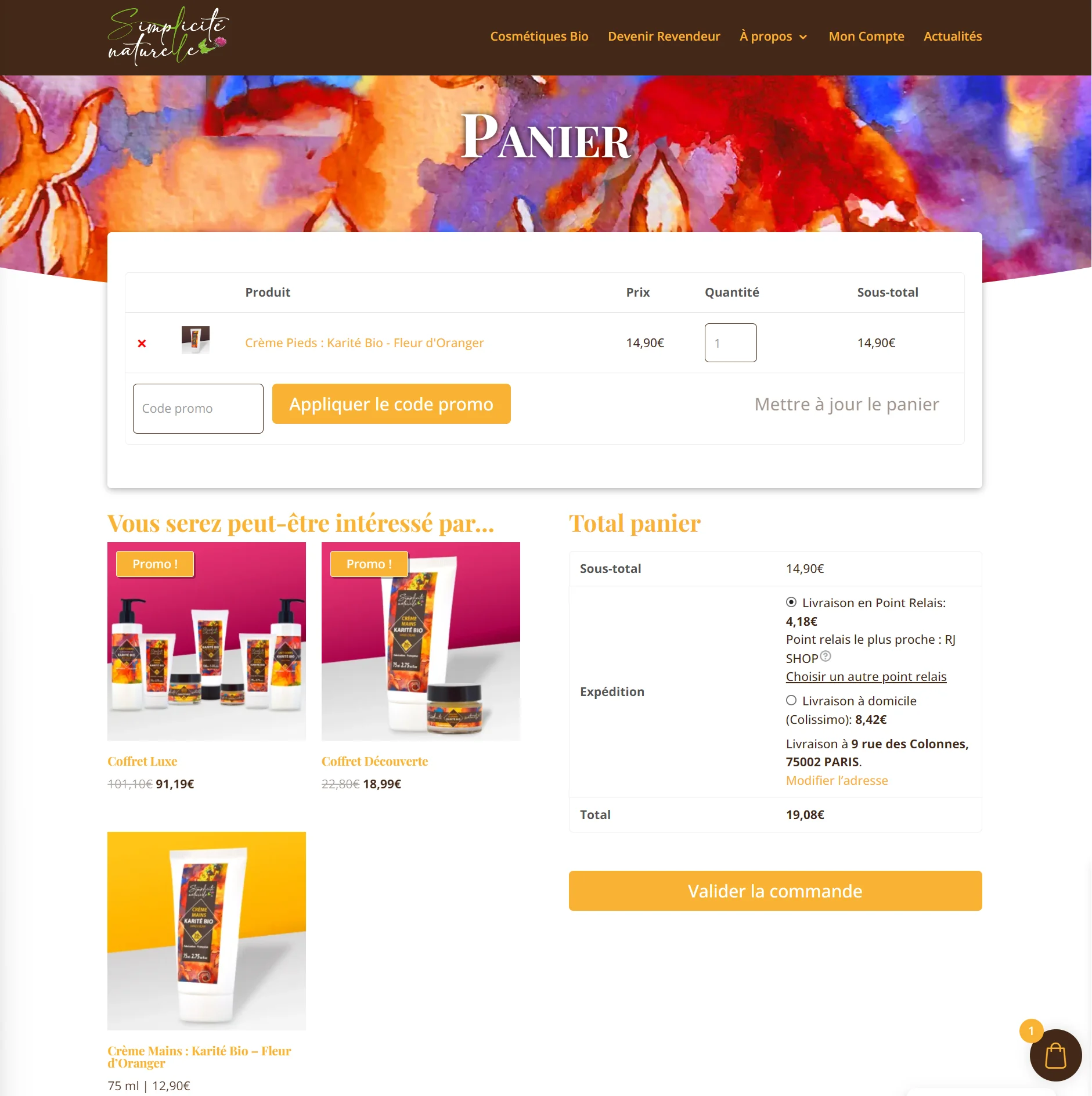 Capture d'écran de la page panier sur le site e-commerce Simplicité Naturelle montrant un produit 'Crème Pieds : Karité Bio - Fleur d'Oranger' dans le panier, avec options de code promo, suggestions de produits en promotion, et détails de livraison avec un bouton jaune 'Valider la commande'.