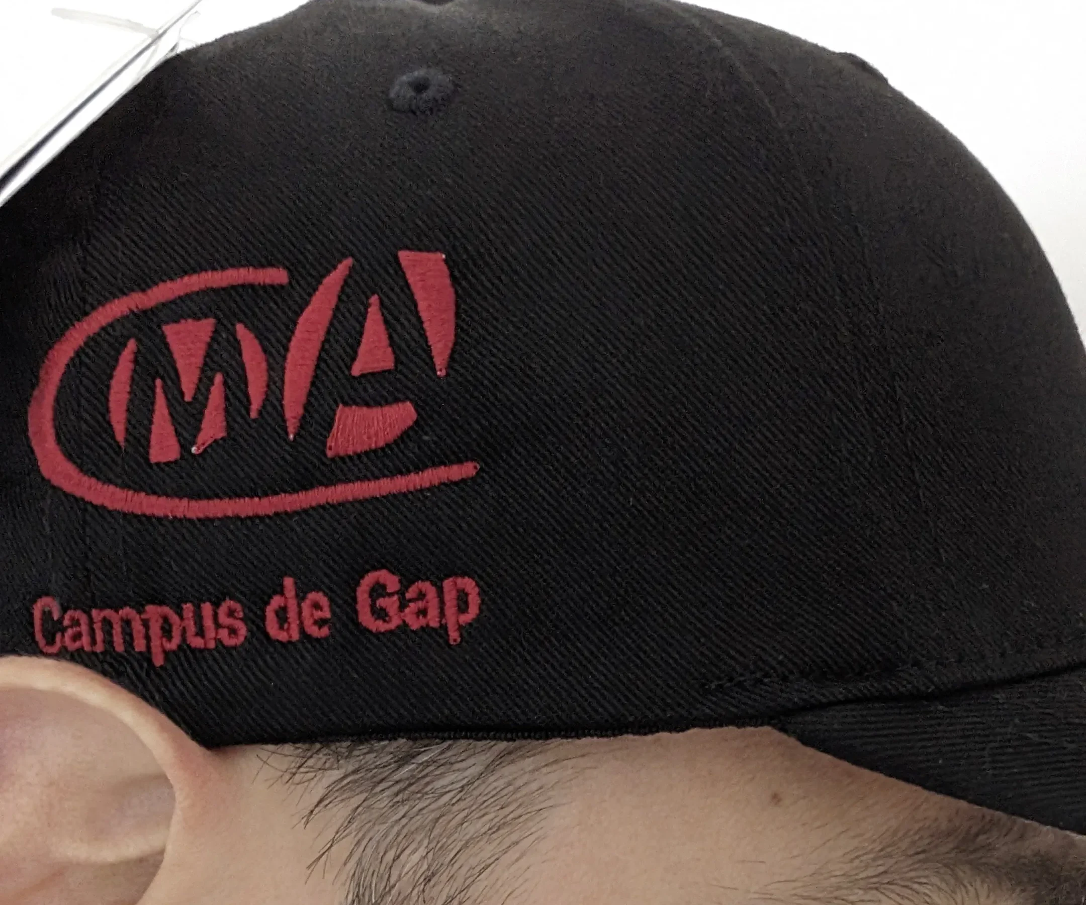 Casquette noire brodée CMA GAP