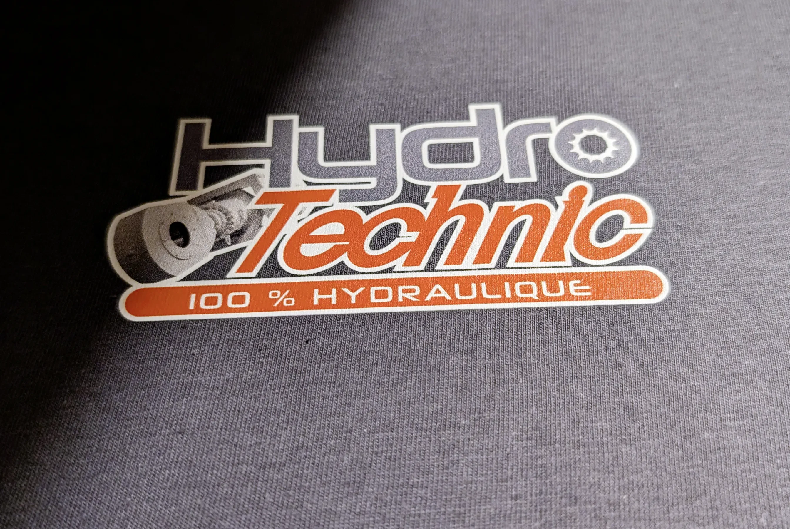 Impression DTF logo Hydro Technic 100% hydraulique